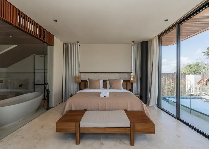 Azura Uluwatu * Denpasar