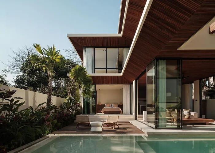 Azura Uluwatu Resort *